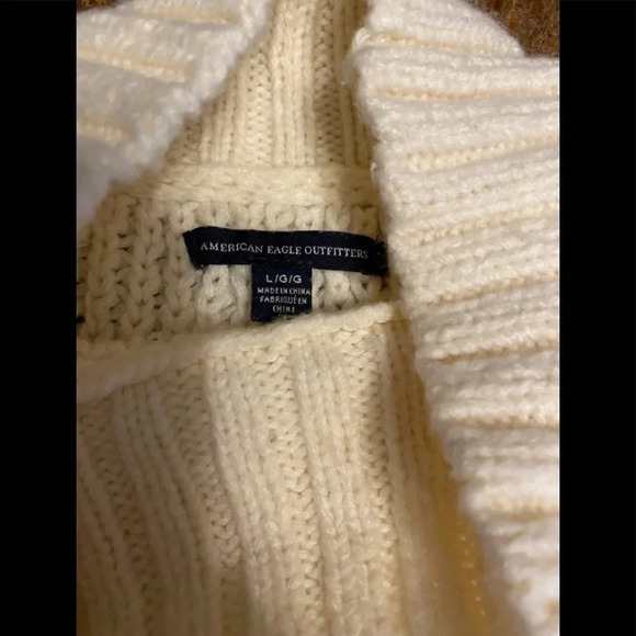 American Eagle Cream Sweater Mock Neck - Picture 4 of 7